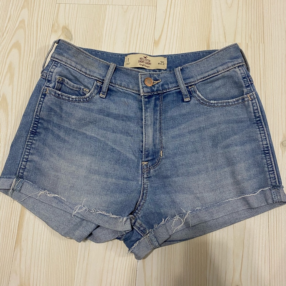 Light Wash Hollister High Wasted Jean Shorts
